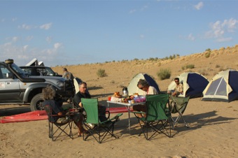 3-services-accommodation-camp-breakfast